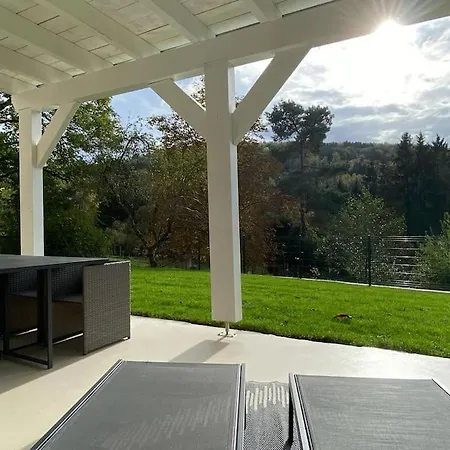 Renove En Bordure De Foret *